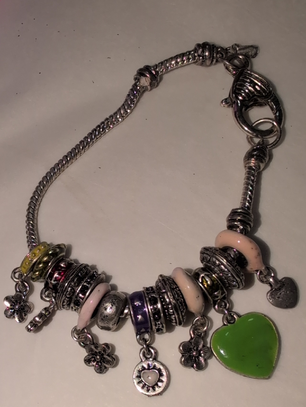 🌸2/$35🌸 RMN Signed Silver-Tone Charm Bracelet - Green Heart & Pastel Beads